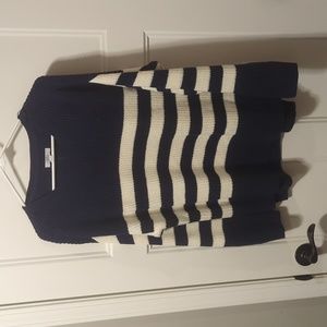 Croft and Barrow Navy and Cream sweater